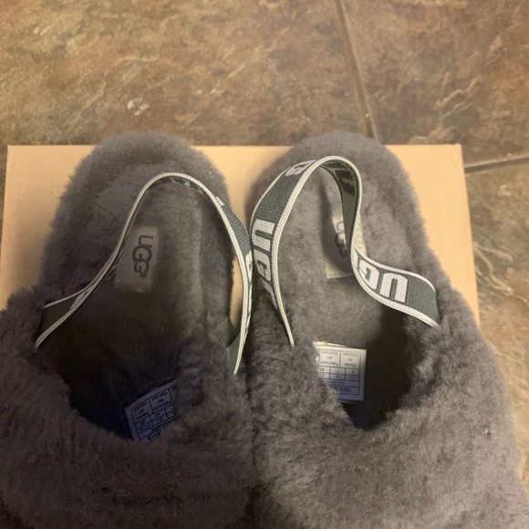 UGG Fluff Yeah Slides - Size 9 - Picture 3 of 4